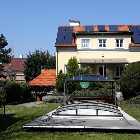 Ferienhaus Bed & Pool Wiener Neustadt