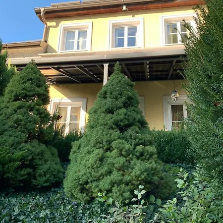 Feriehus Bed & Pool Wiener Neustadt