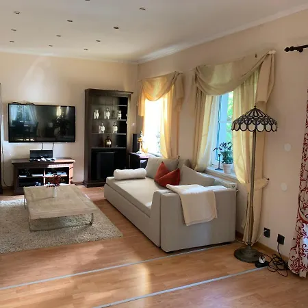 Bed & Pool Wiener Neustadt
